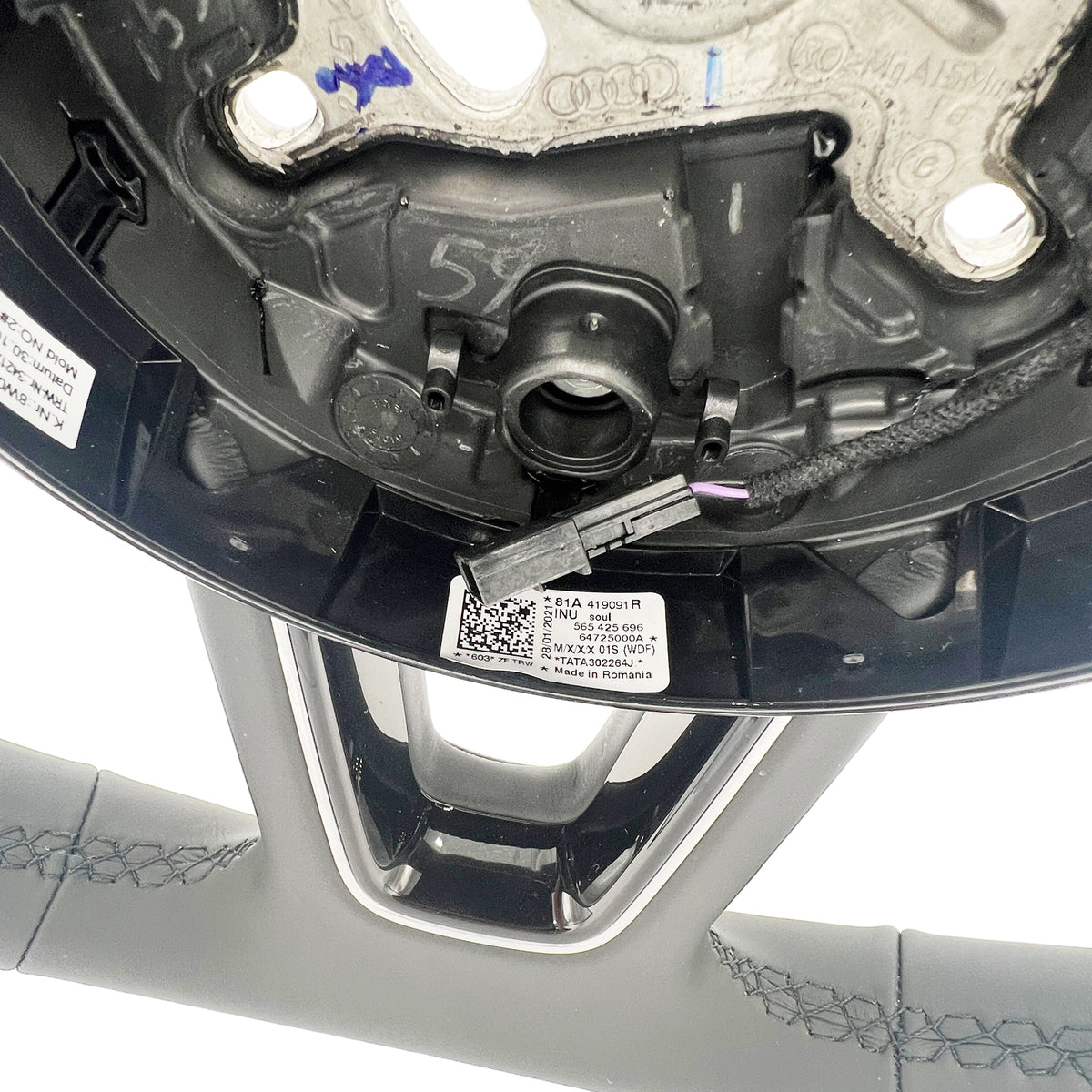 Audi Q2 Multifunktionssportlenkrad Leder Tiptronic 81A419091R INU – B-Ware – Ansicht 4