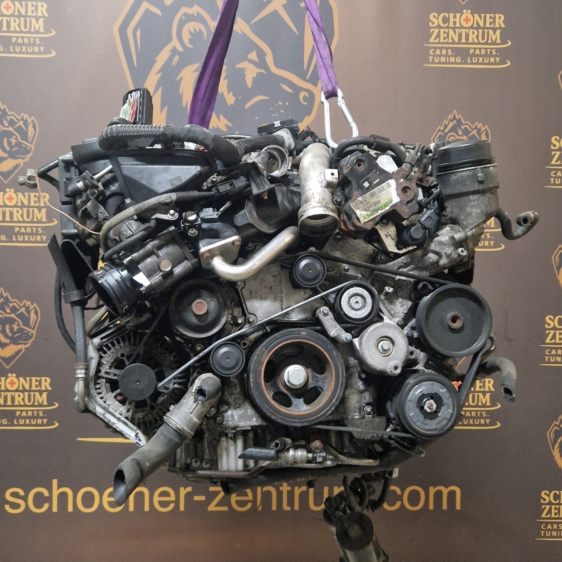 Mercedes-Benz Lenkgetriebe 642910 - Detailaufnahme Anschlüsse
