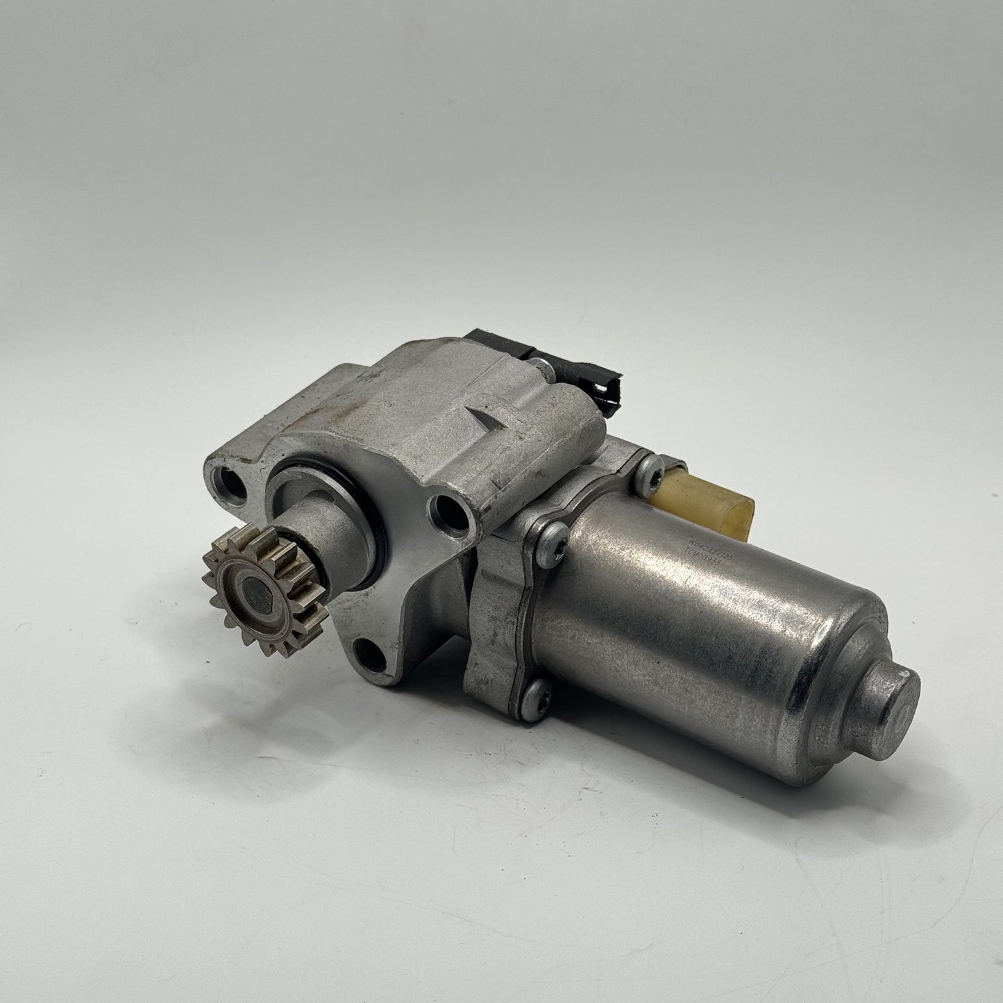 BMW Verteilergetriebemotoren 27107546671 – Detail