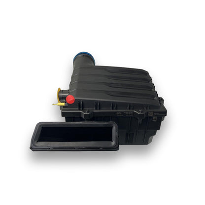 Audi Luftfiltergehäuse 5WA129607A mit optischen Mängeln